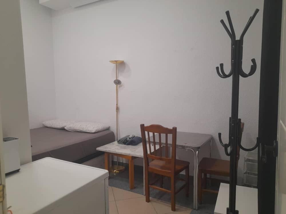 Scrapboooking Hotel Madrid Eksteriør billede